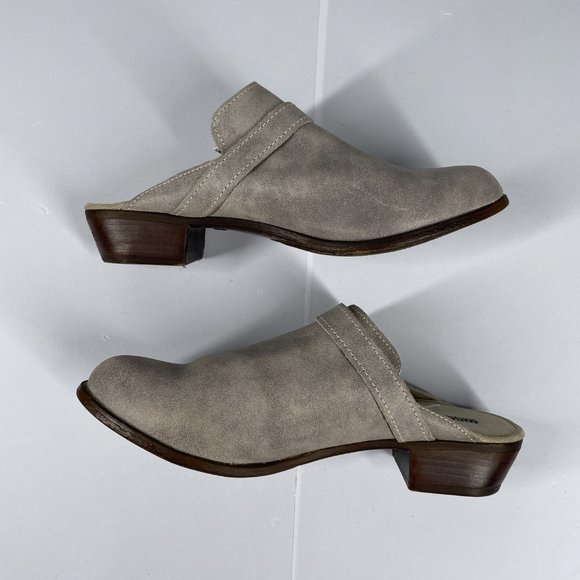Minnetonka Gray Mules with Brown Heel - Picture 7 of 10